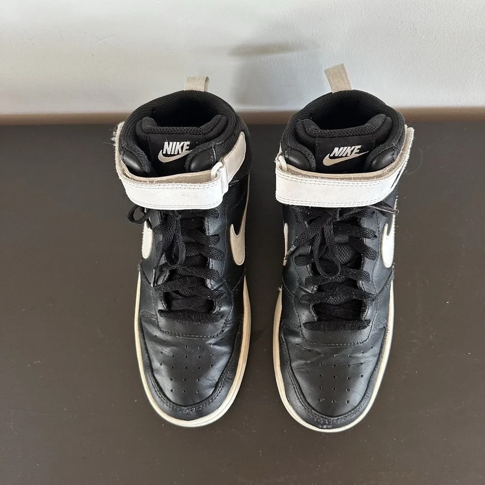 Nike Jordan‎ Youth Boys High Top Sneakers Black White Size 7Y Lace Up